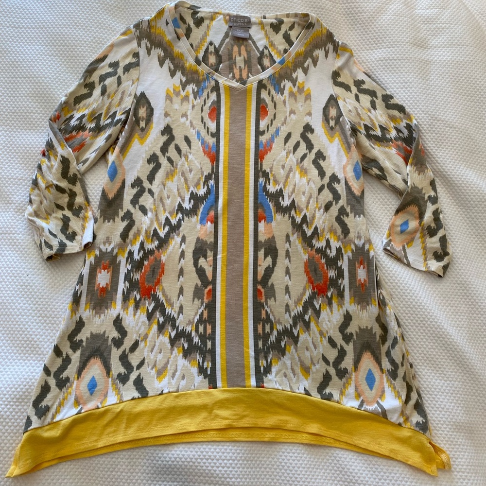 Chico’s ikat design 3/4 sleeve jersey.